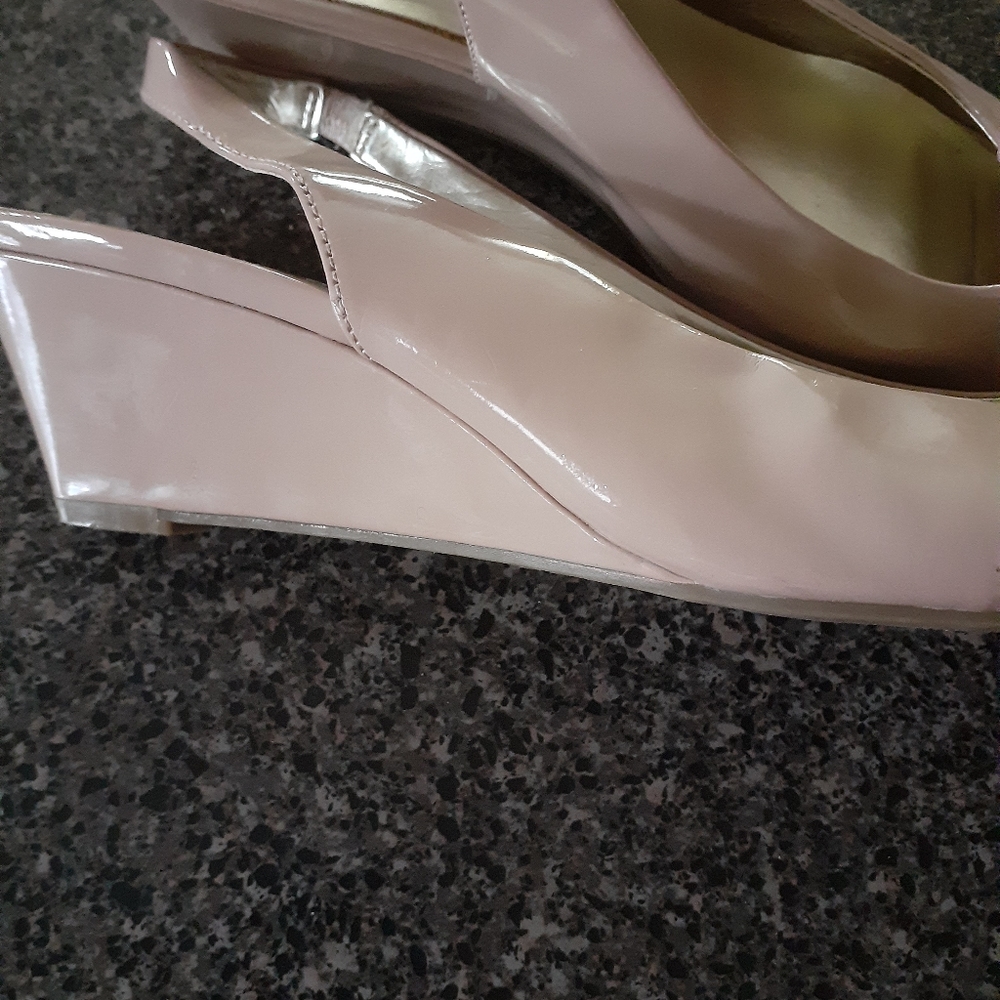Shoes - Picture 4 of 8